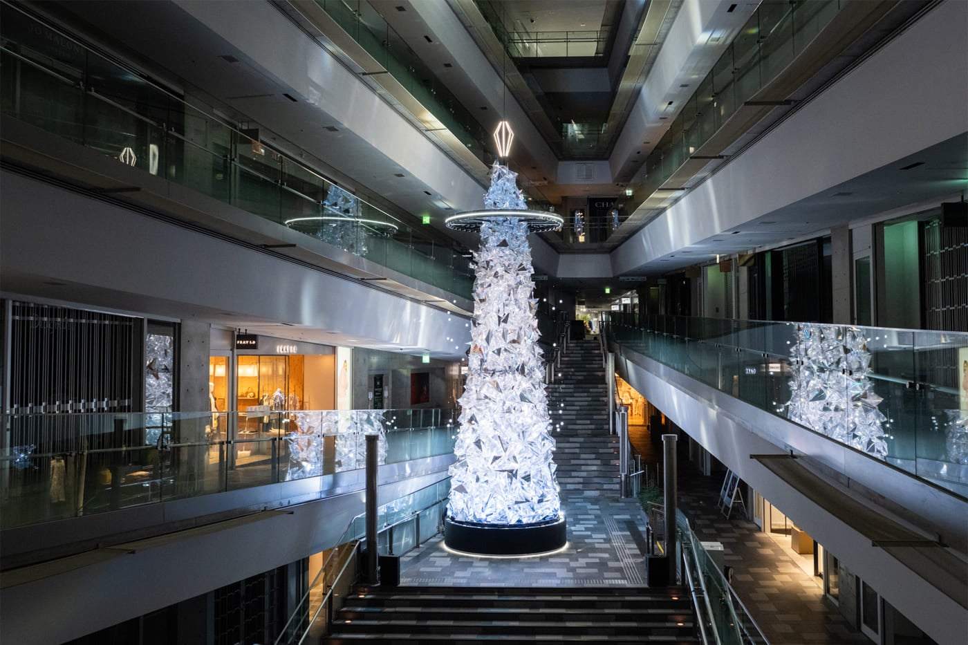 OMOTESANDO HILLS CHRISTMAS TREE 2025 | イベント | Tokyo Night Story